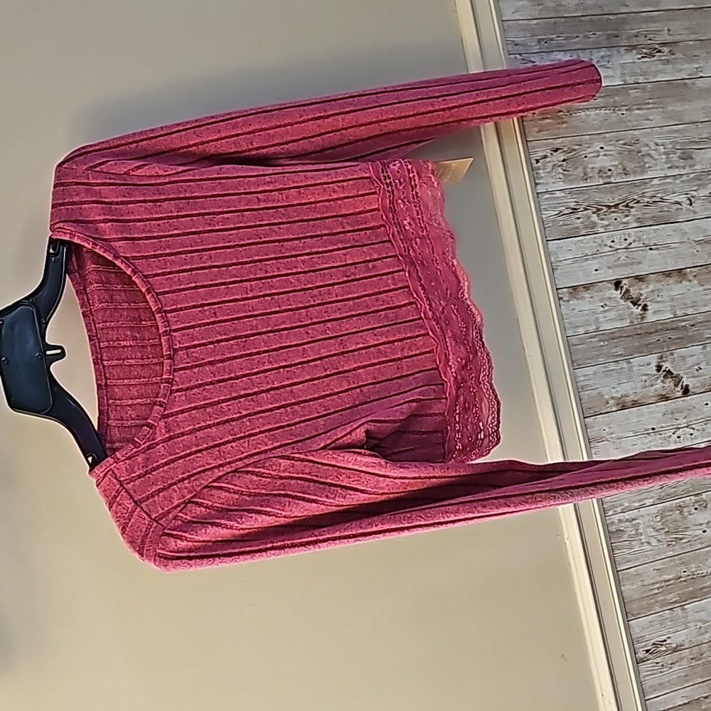 🟠Pink Crop Long Sleeved Shirt